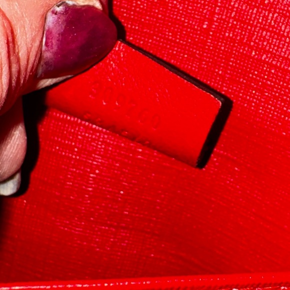 Gucci GG canvas Guccissima wallet with a red leather strap. - Picture 9 of 10